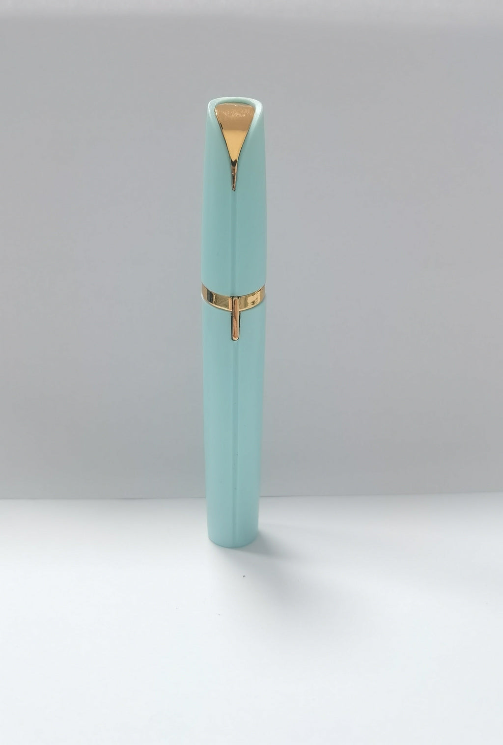 Épilateur Sourcils Électrique – Finition Parfaite et Sans Douleur