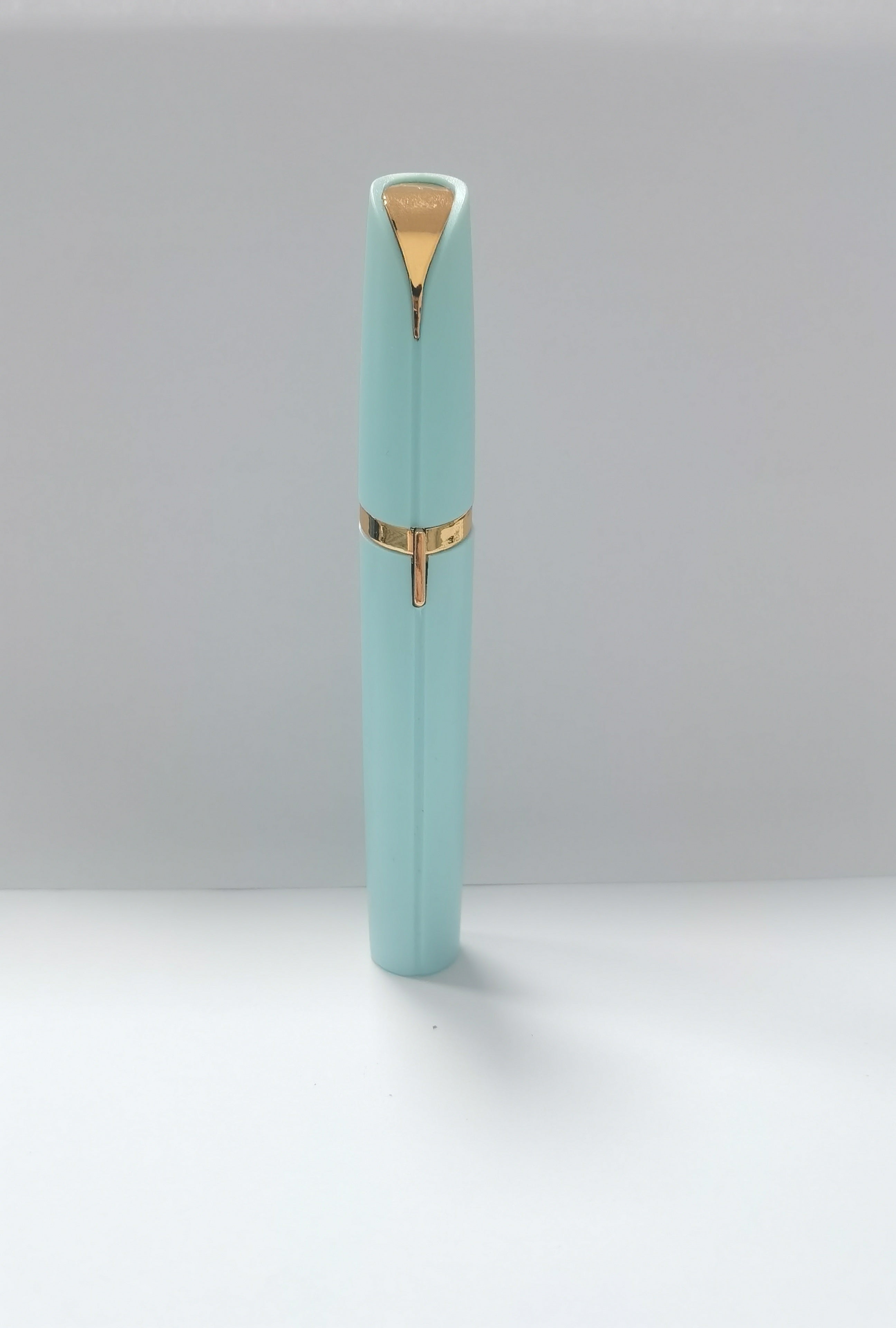 Épilateur Sourcils Électrique – Finition Parfaite et Sans Douleur